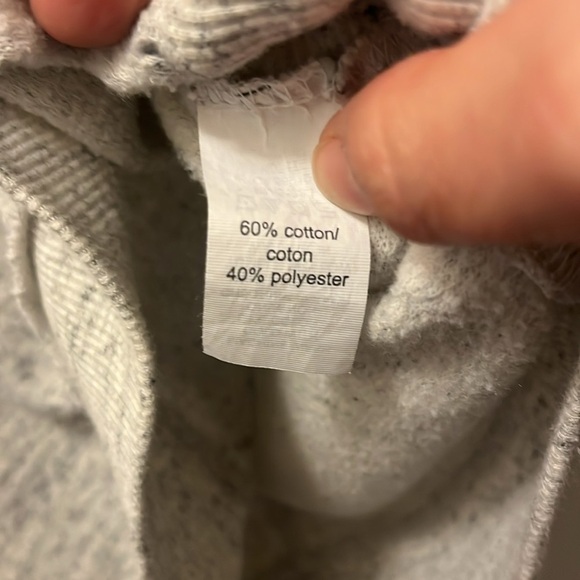 Maurices Heather Gray crewneck sweater size large - Picture 3 of 10